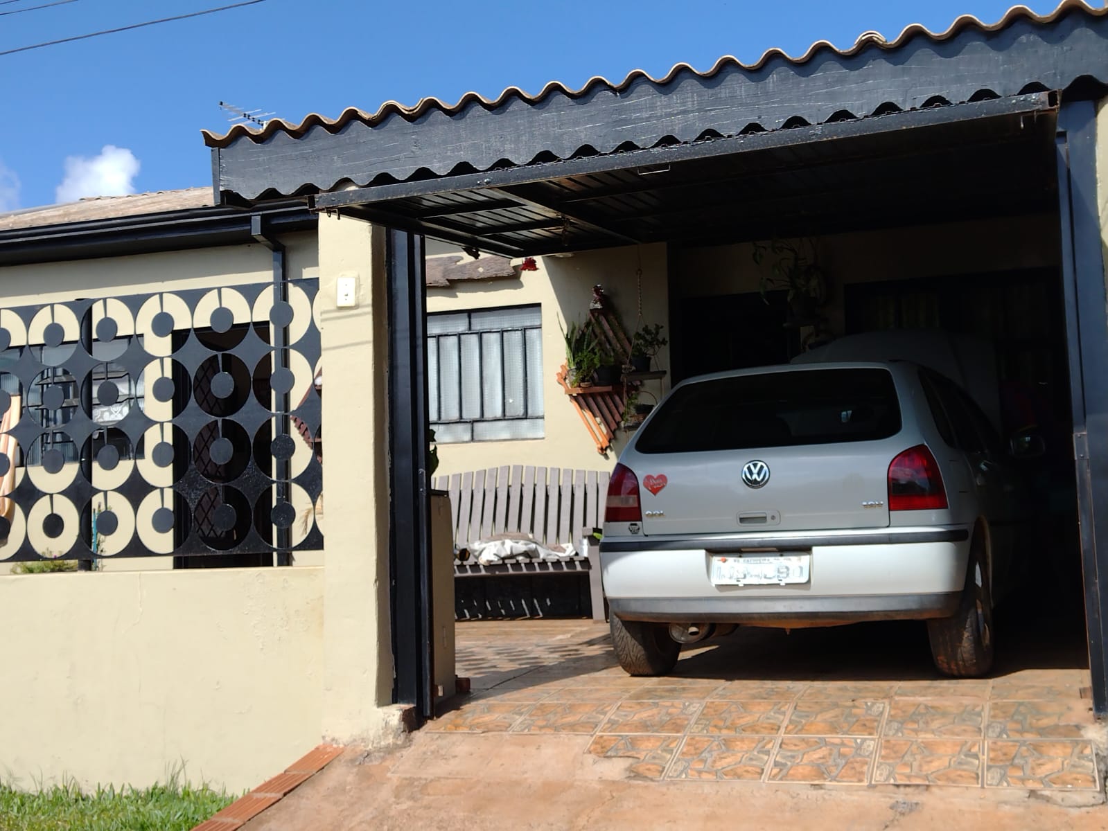 B. Tupinambá – Casa 02 dormitórios, sala, coz, 1 banheior, churrasqueira, garagem – R$ 180.000,00